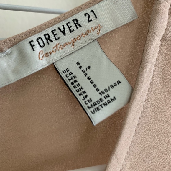 3/15 🎉 Forever 21 nude top - Picture 3 of 3